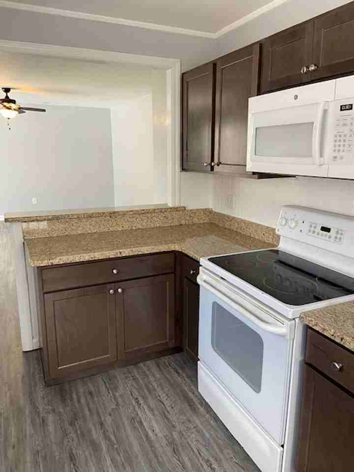 510 Lane St - Photo 3 of 10