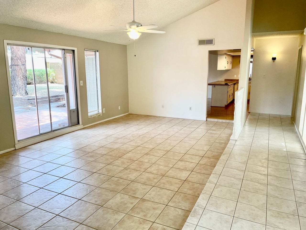 2410 W Evans Dr - Photo 2 of 28