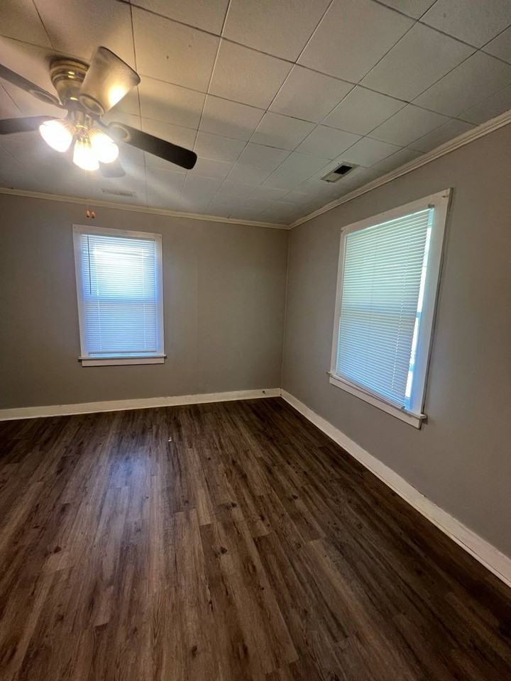 120 S Patterson Ave - Photo 4 of 15