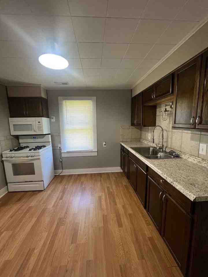 120 S Patterson Ave - Photo 5 of 15