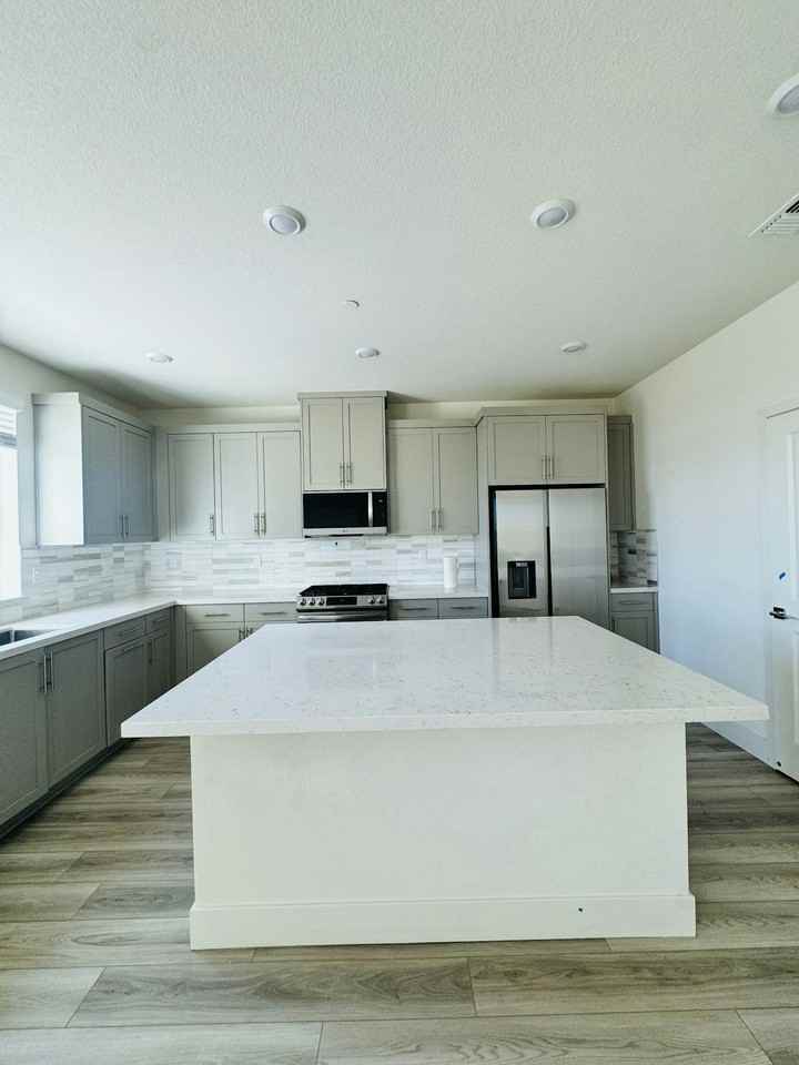 3973 Telluride Street - Photo 5 of 23