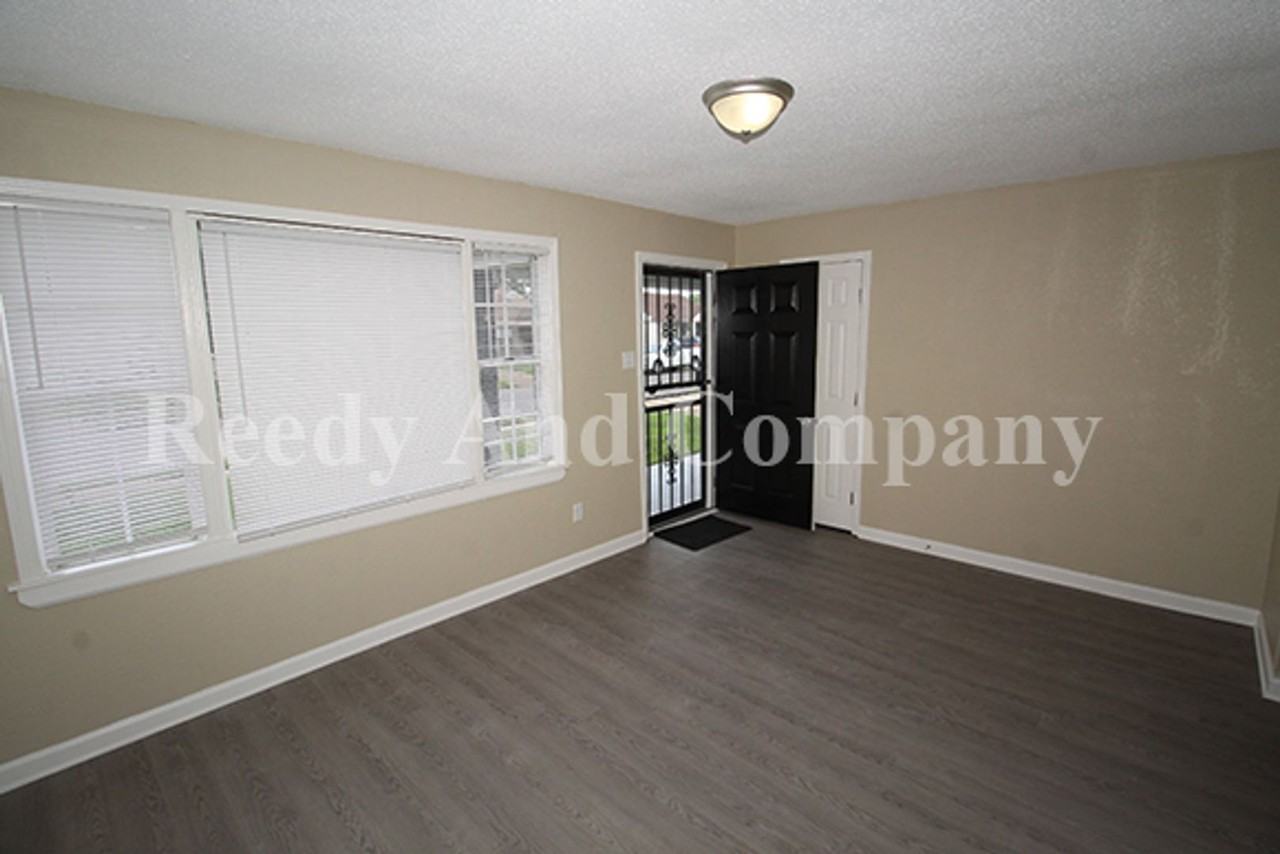 93 Eastview Drive - Photo 4 of 14