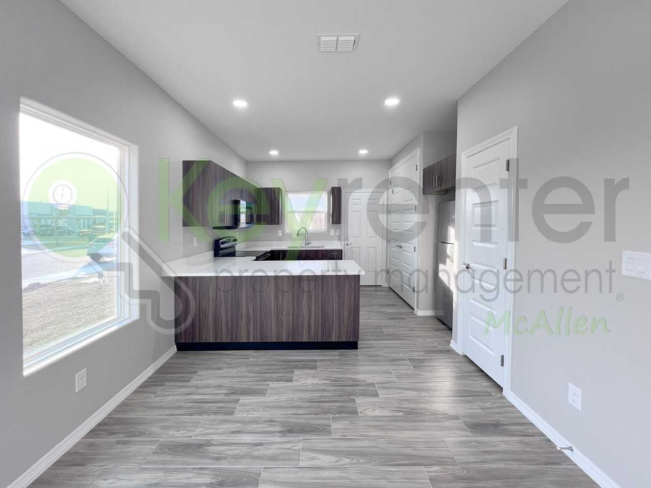 4104 Walnut Ave #4 - Photo 6 of 32