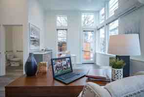 featured image of 1413 E Yesler Way