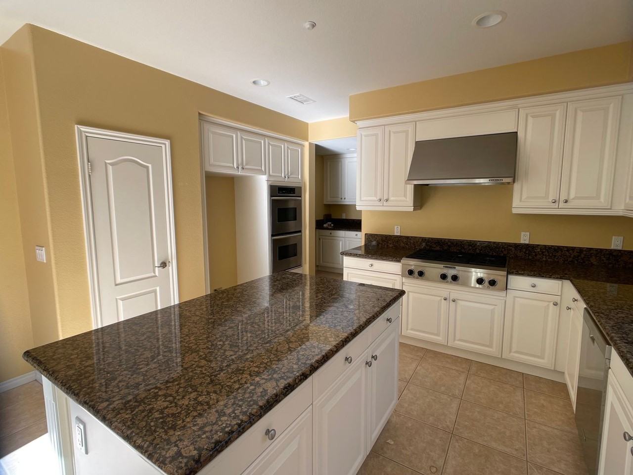 1330 Noche Dr - Photo 2 of 25