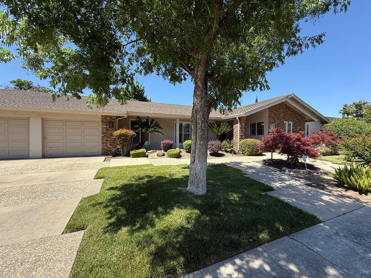 2721 Deerfield Pl - Photo 3 of 45