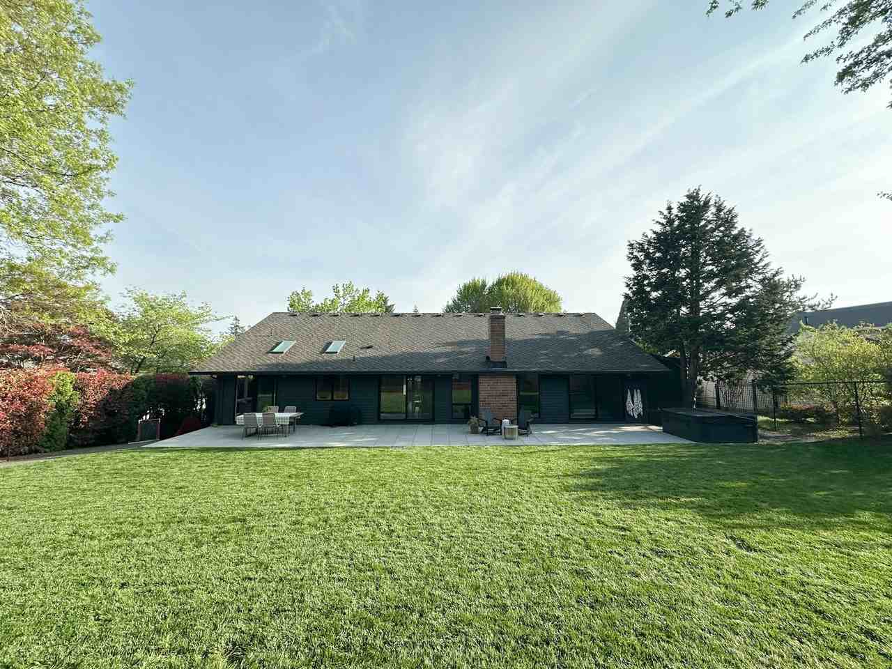 1427 Greentree Cir - Photo 2 of 22