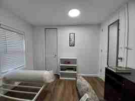 featured image of 1181 S Plymouth Ave #1