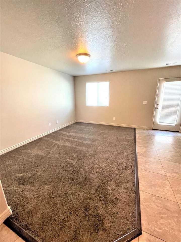 2381 S Knights Way - Photo 3 of 15