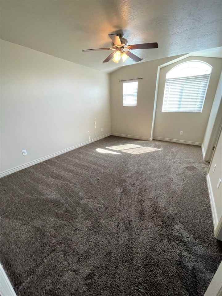 2381 S Knights Way - Photo 4 of 15