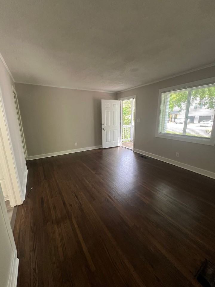 511 W 28th St - Photo 2 of 15