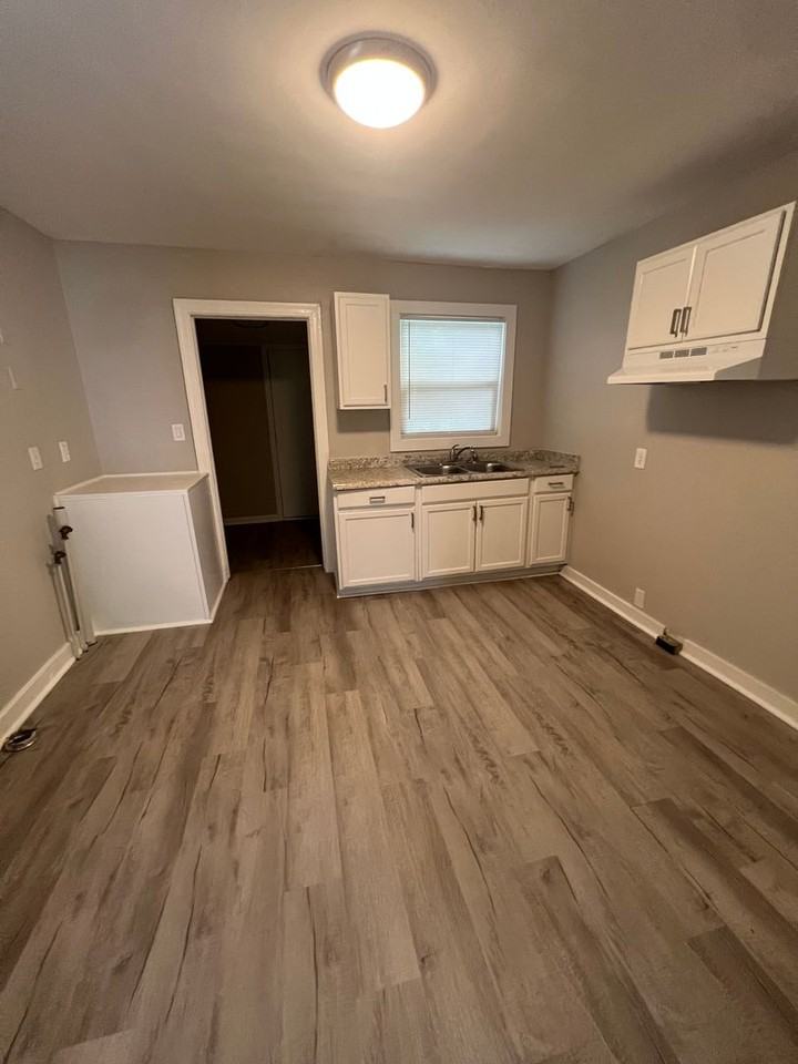511 W 28th St - Photo 5 of 15