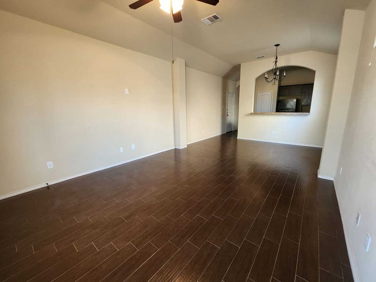 538 Creekside Cir - Photo 2 of 22