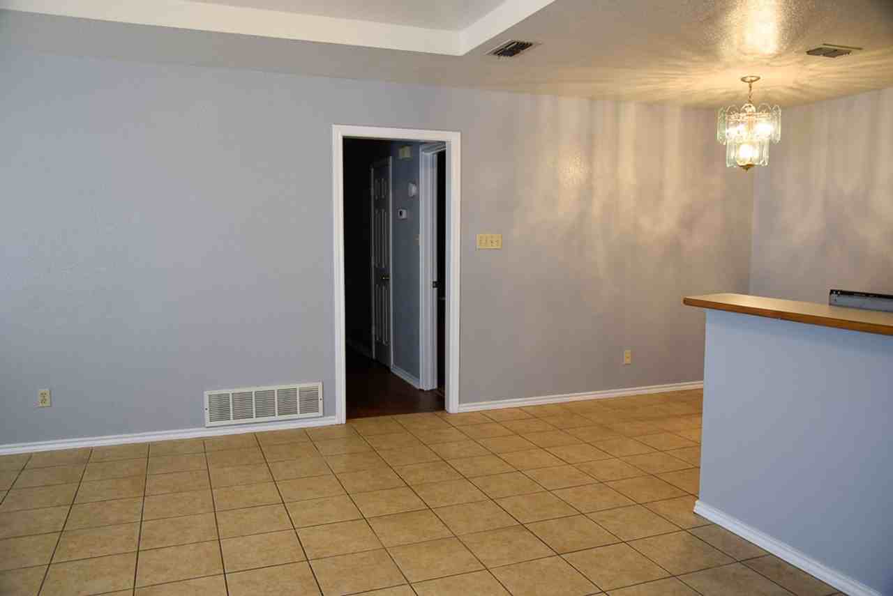 602 Crestridge Ct - Photo 7 of 15