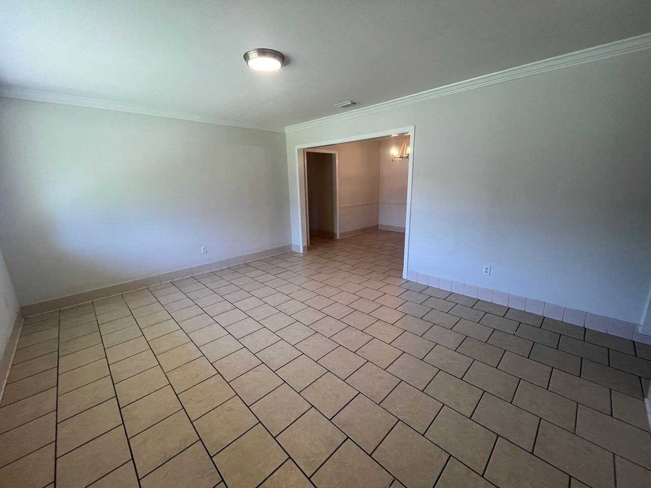 1407 Pearl Ave Se - Photo 3 of 18