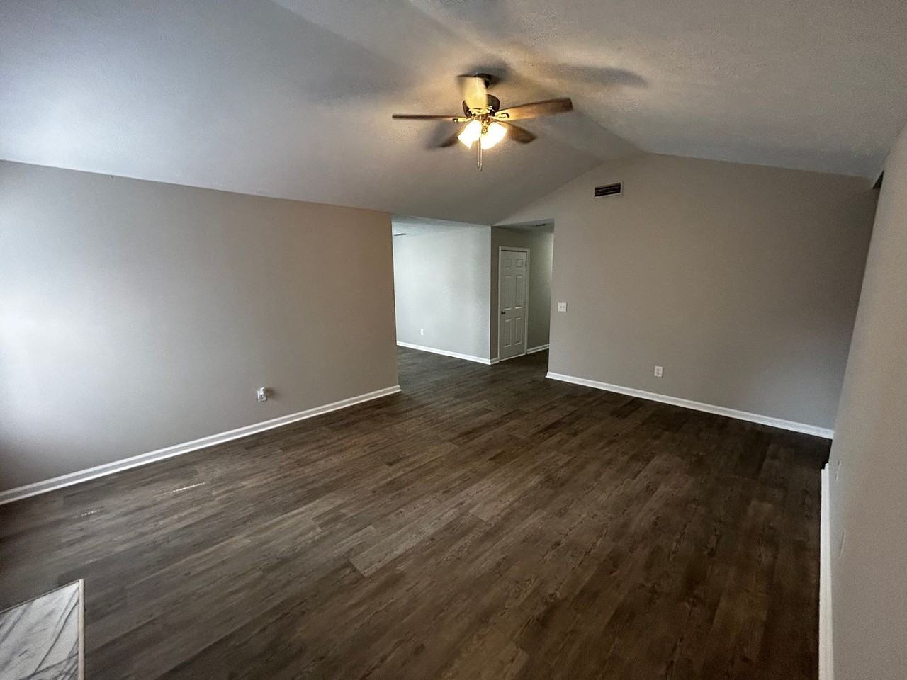 526 Cedar Park Cir - Photo 7 of 33