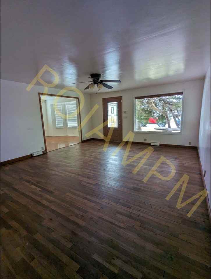 608 Pierce St - Photo 4 of 18