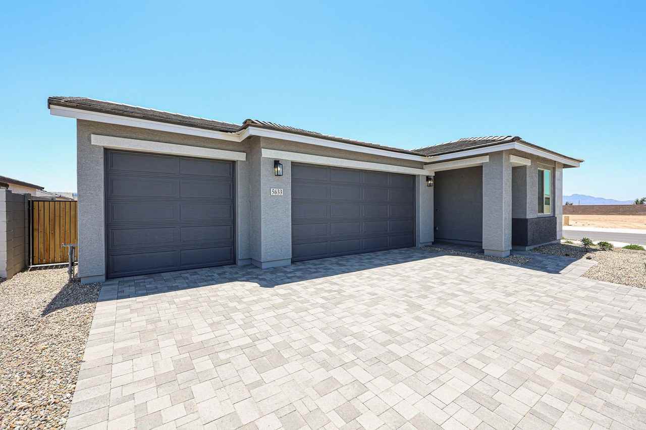 5633 W Mcneil St - Photo 3 of 50