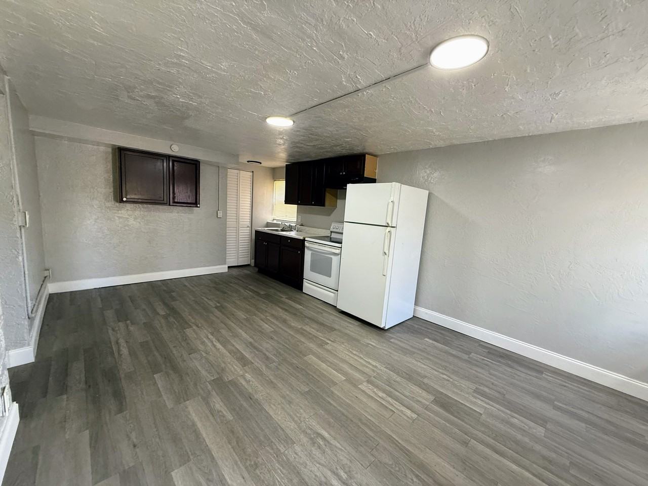 1026 - 1036 19th Street South - Photo 4 of 9