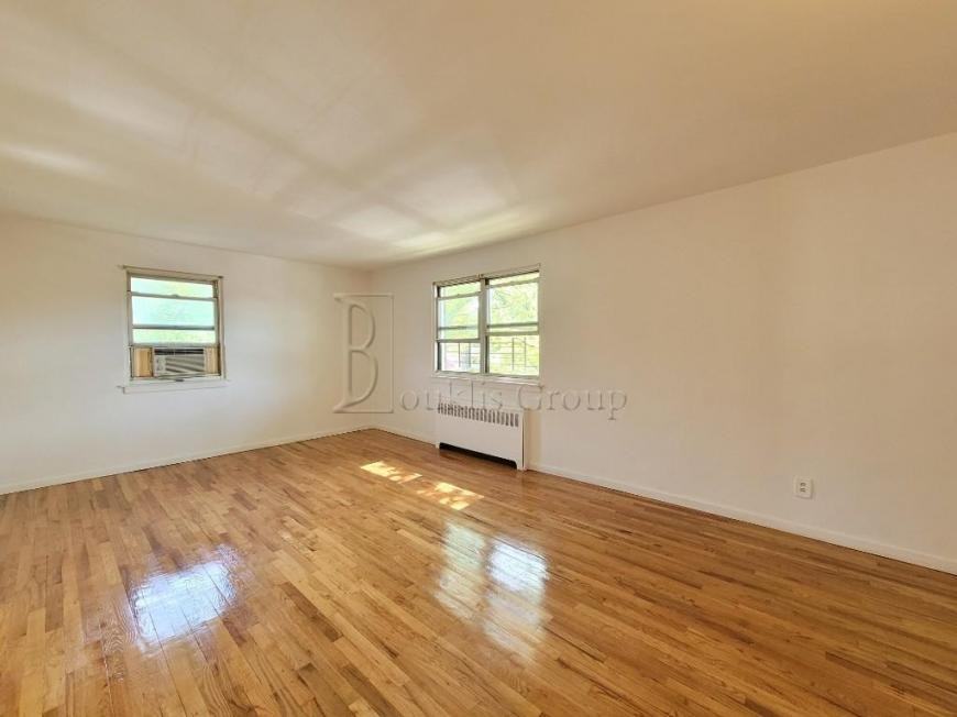 8275 268th St - Photo 2 of 8