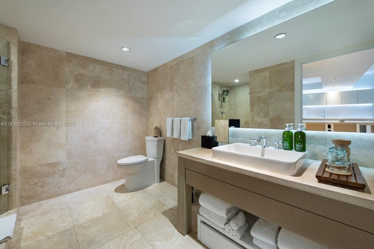 102 24th St #1012 - Photo 6 of 18