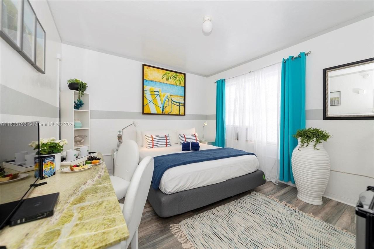 6760 Collins Ave #17 - Photo 2 of 6