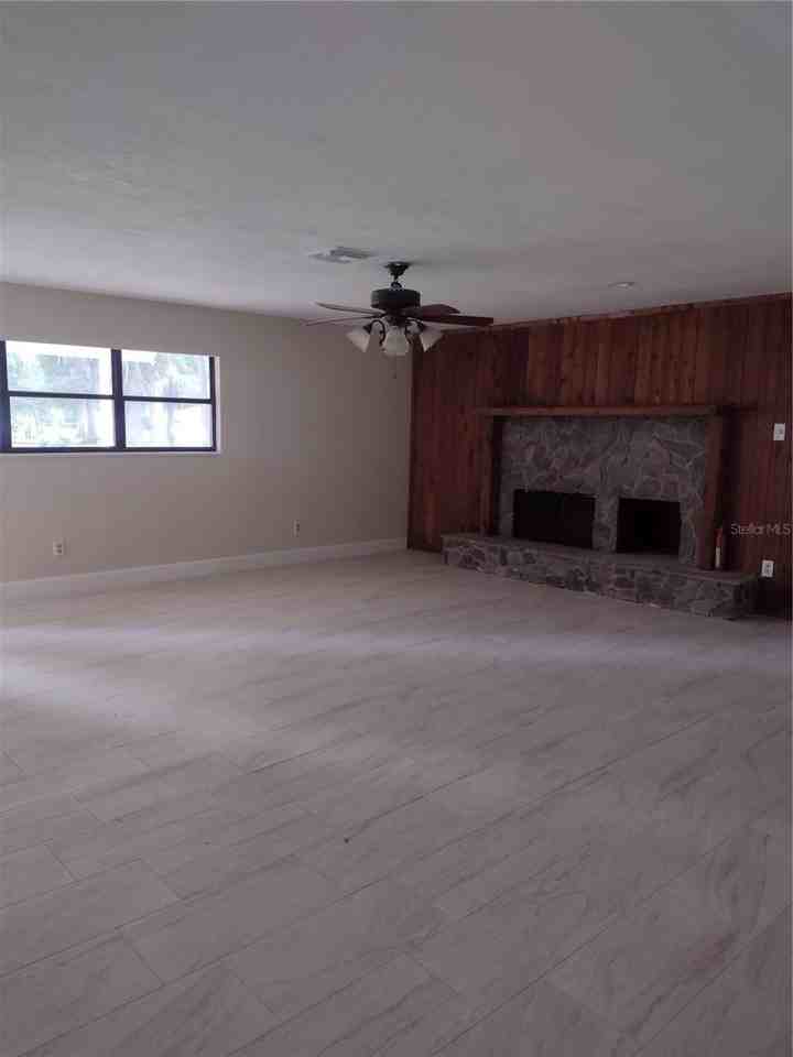 4400 Northeast 139th Lane - Photo 5 of 25