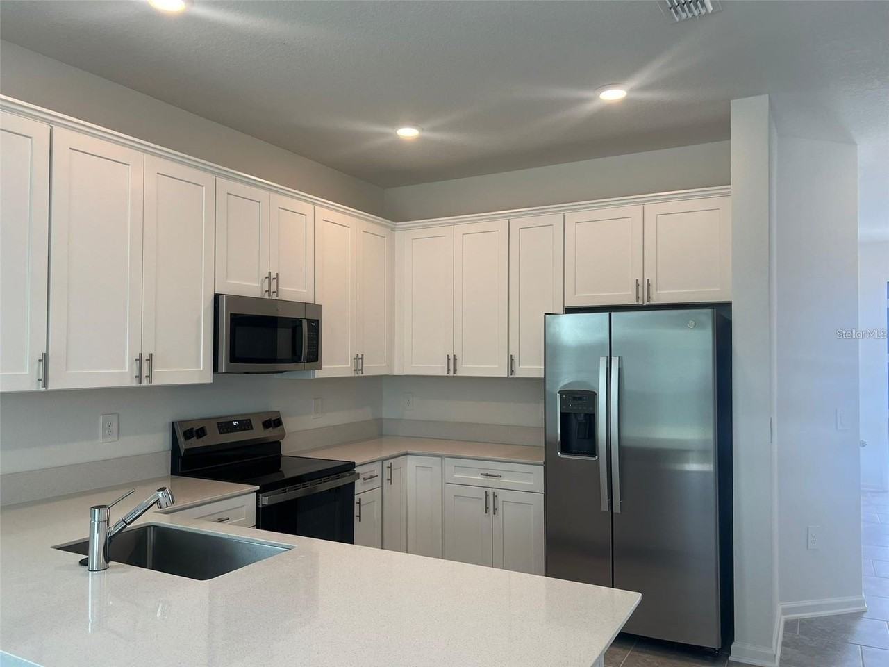 7597 Stone Creek Trl - Photo 7 of 29