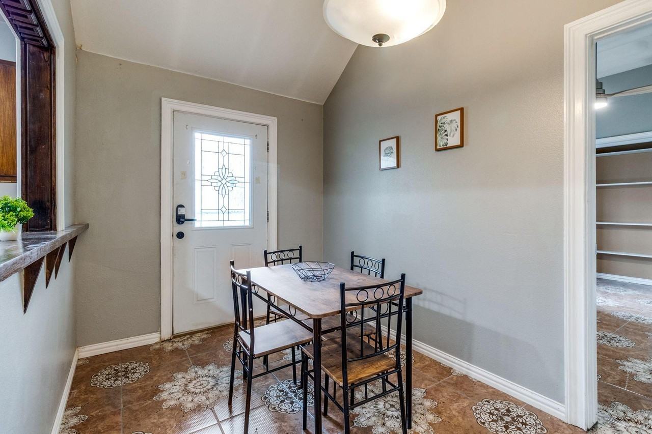 Adelaide Drive - Photo 3 of 8