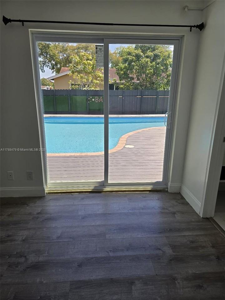 10900 Nw 28th St - Photo 3 of 8