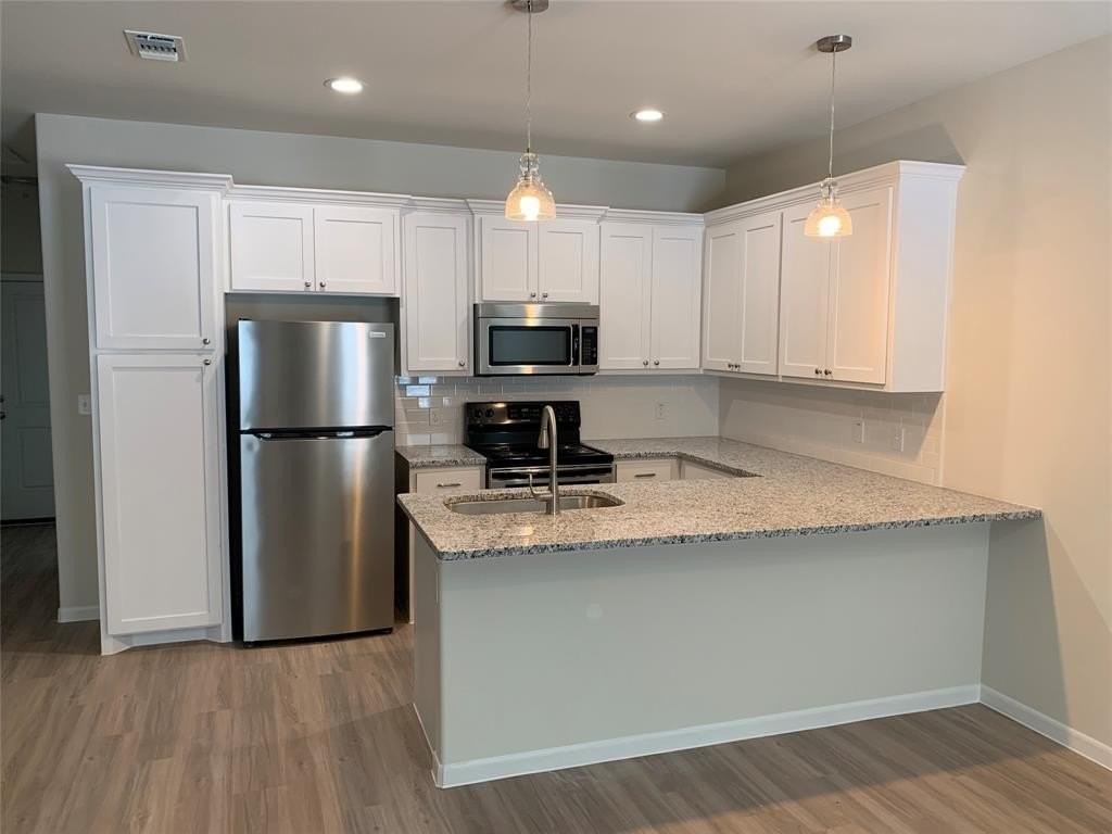 2321 N Hickory St - Photo 2 of 7