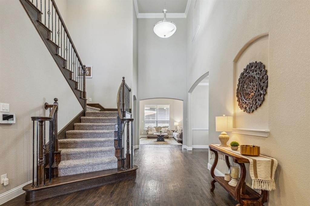 1100 Circle J Trl - Photo 2 of 33