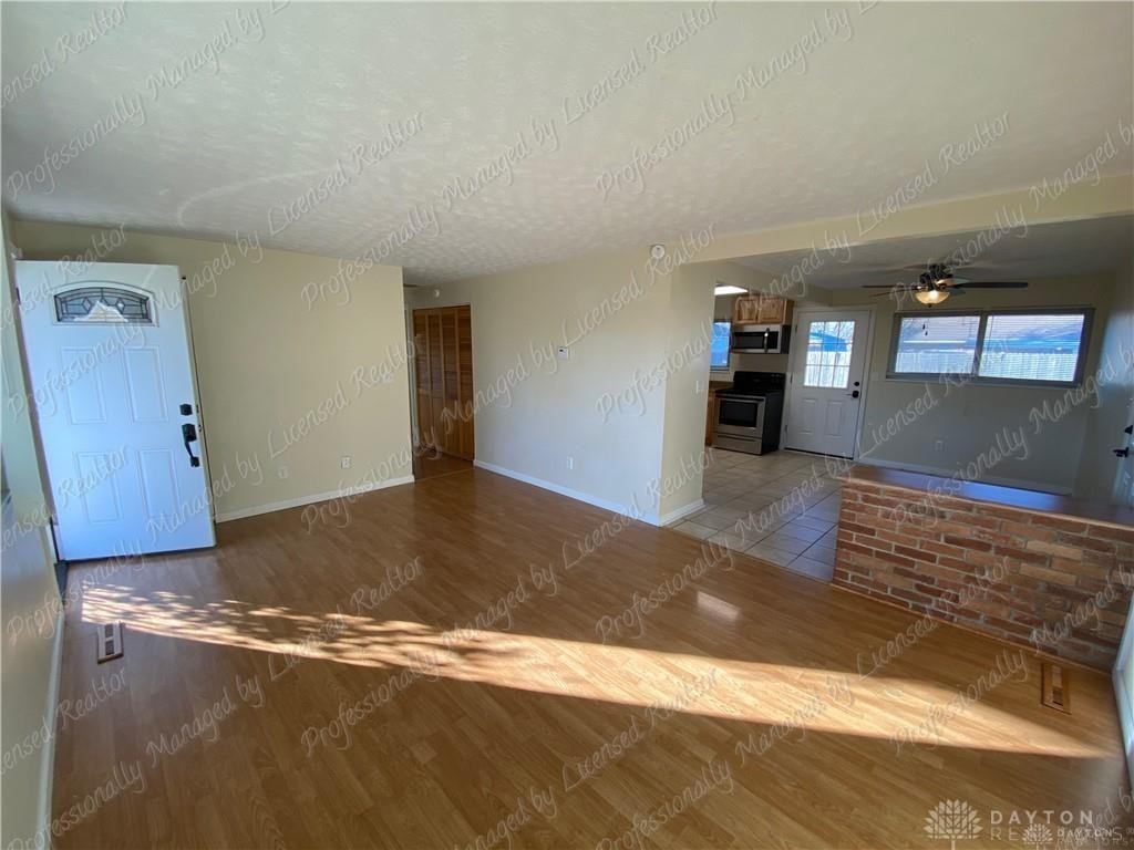 4839 Powell Rd - Photo 2 of 20