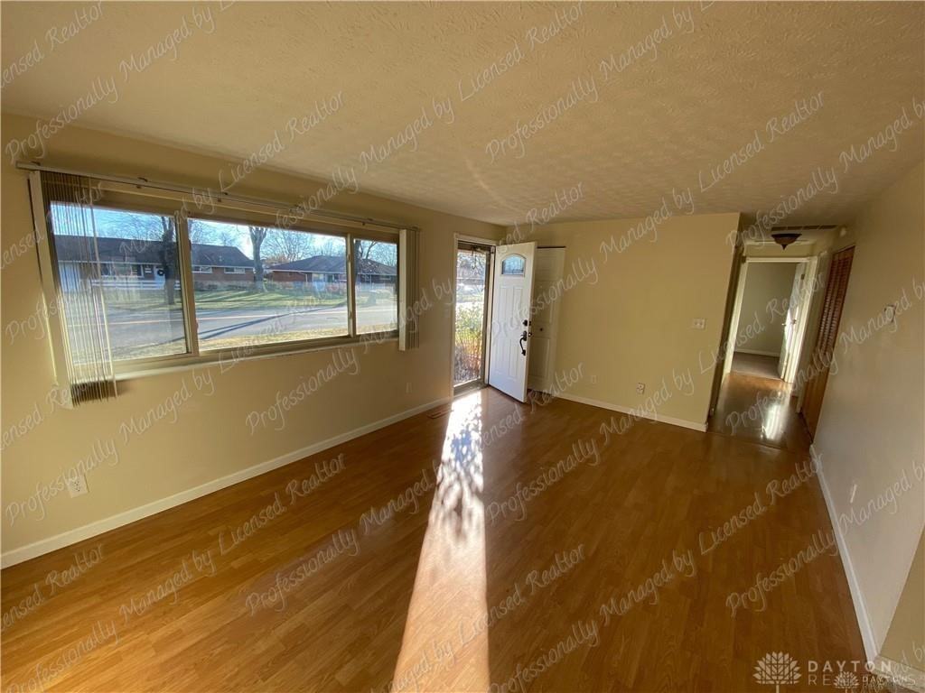 4839 Powell Rd - Photo 3 of 20