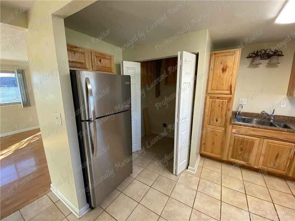 4839 Powell Rd - Photo 7 of 20