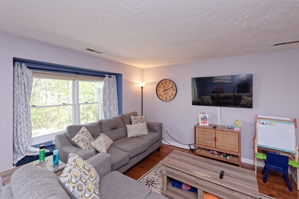 64 Crystal Brook Way - Photo 6 of 41