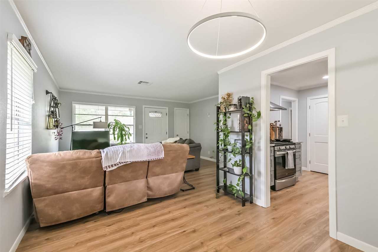 10414 Woodwind Dr - Photo 7 of 24