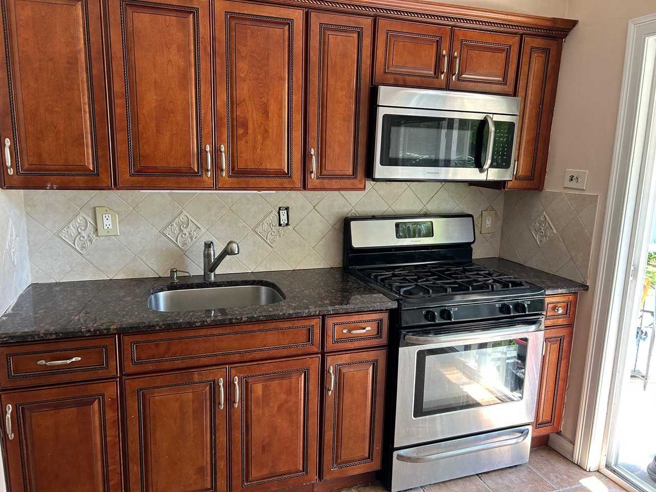 1882 Gerald Ave - Photo 2 of 11