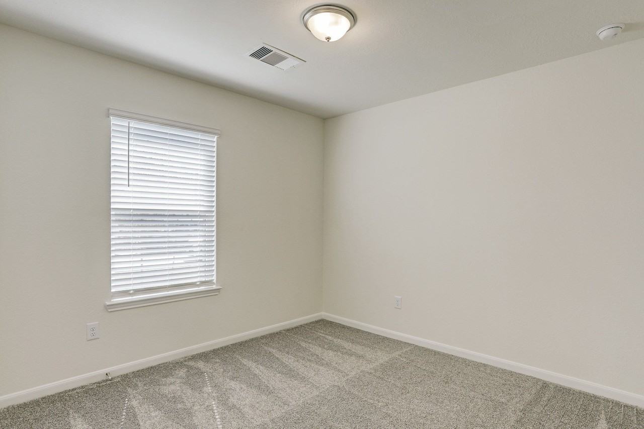 28410 Bobcat Bayou Dr - Photo 7 of 10