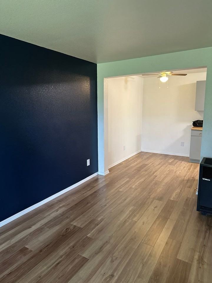 609 Shattuck Ave S #7 - Photo 3 of 10