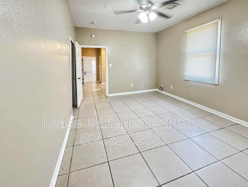 1228 S Genois St - Photo 3 of 7