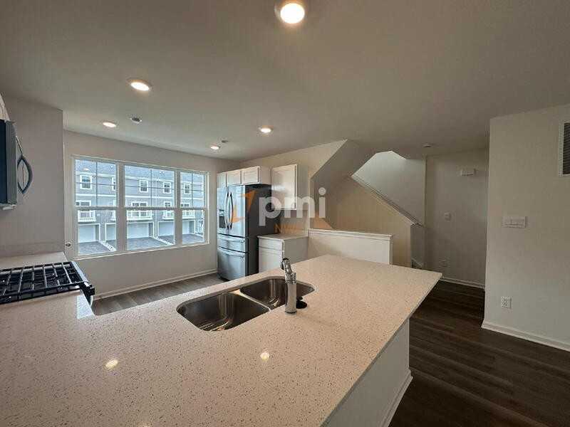 8750 Clover Ln - Photo 6 of 28