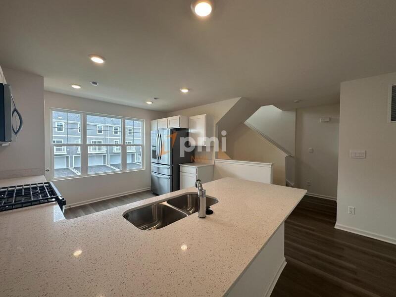 8754 Clover Ln - Photo 7 of 30