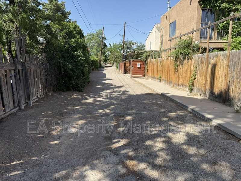 1515 Marble Ave Nw - Photo 2 of 27