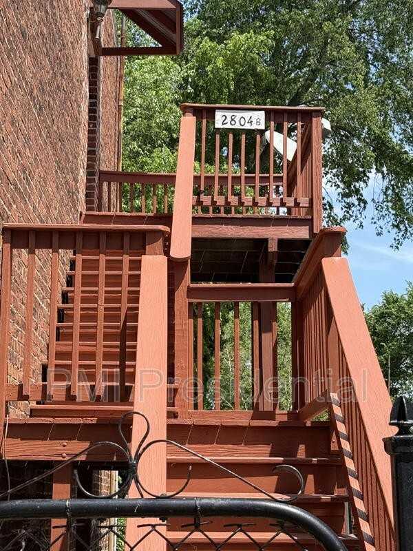 2804 E Leigh St #B - Photo 2 of 12