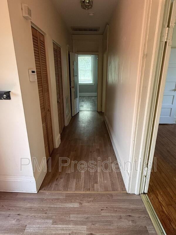 2804 E Leigh St #B - Photo 4 of 12