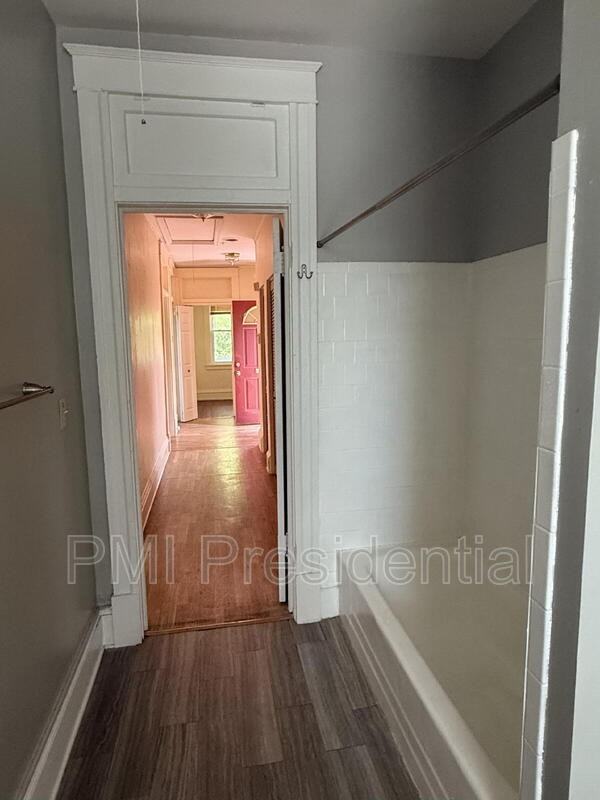 2804 E Leigh St #B - Photo 5 of 12