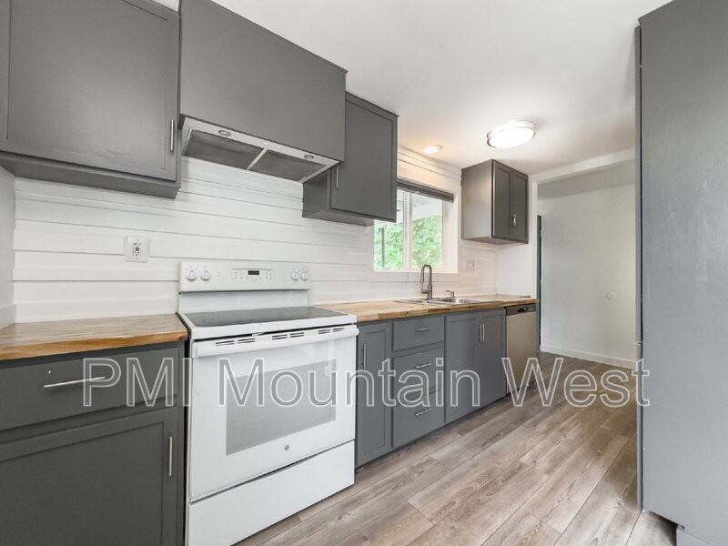 400 Sw - Photo 2 of 25