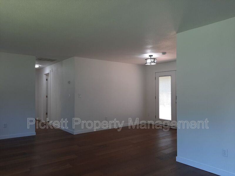 212 Ne Torval Canyon Rd - Photo 5 of 21