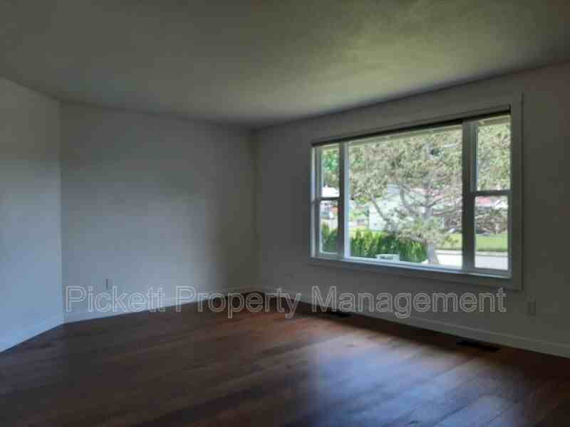212 Ne Torval Canyon Rd - Photo 7 of 21